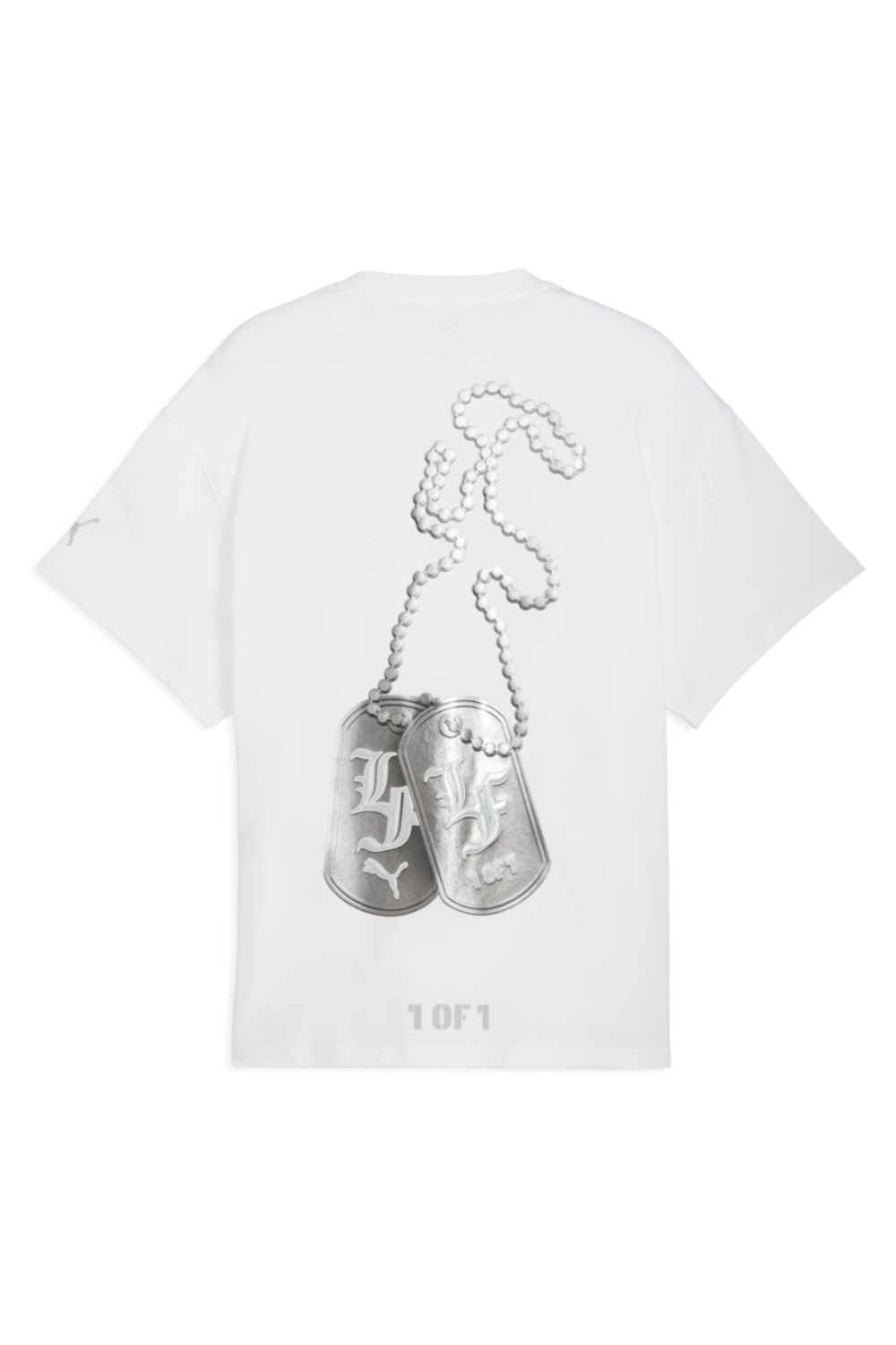 תמונה אחורית של חולצת טי