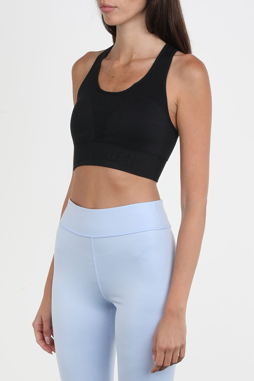 תמונת דוגמן קידמית של Basic Seamless Top in Black