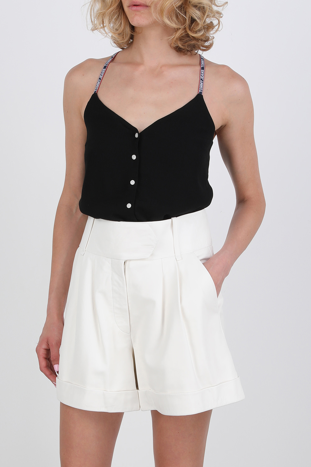 תמונת דוגמן קידמית של Padded Leather Sandals In Black