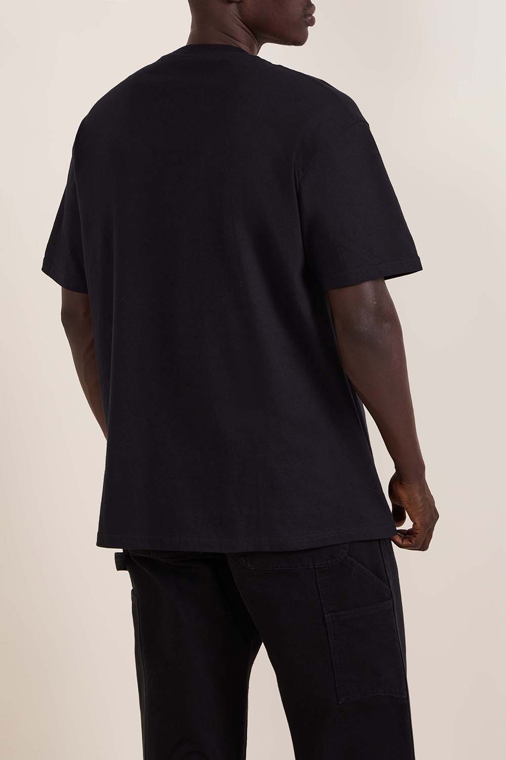 תמונת תקריב דוגמן של חולצת טי