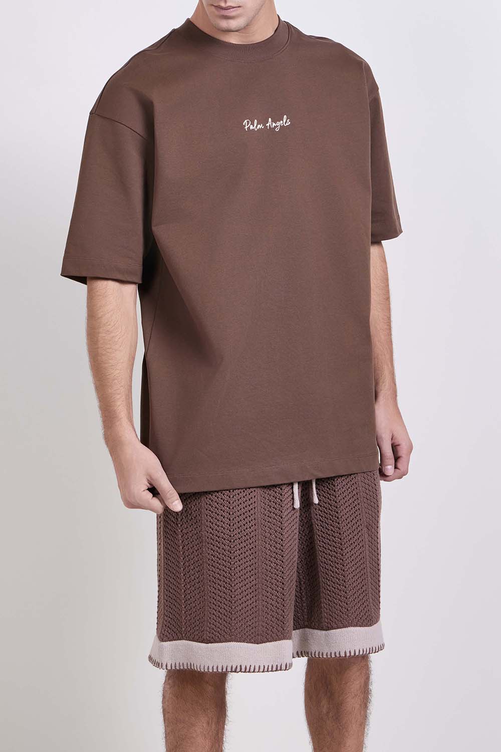 תמונת דוגמן קידמית של חולצת טי אוברסייז