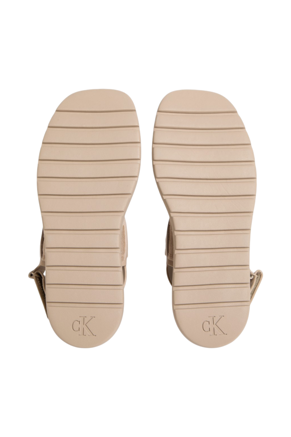 תמונת פנים של סנדלים