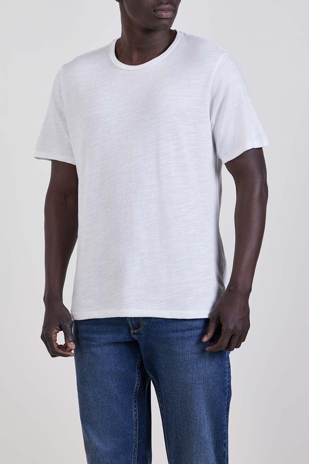 תמונת דוגמן קידמית של חולצת טי