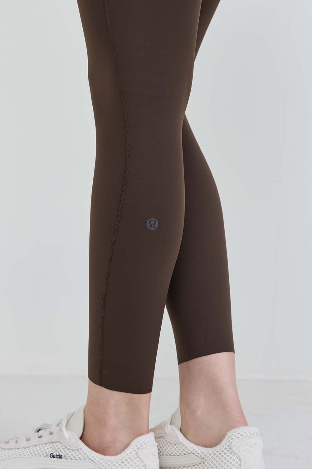 תמונת תקריב דוגמן של Fast and Free High-Rise Tight 25'' 5 Pocket