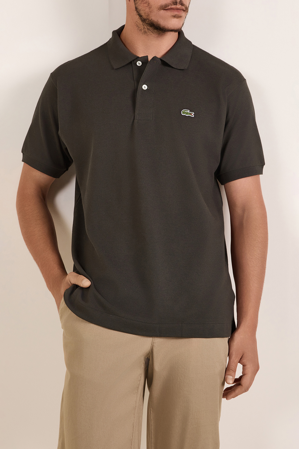 תמונת דוגמן קידמית של חולצת פולו 12.12.L