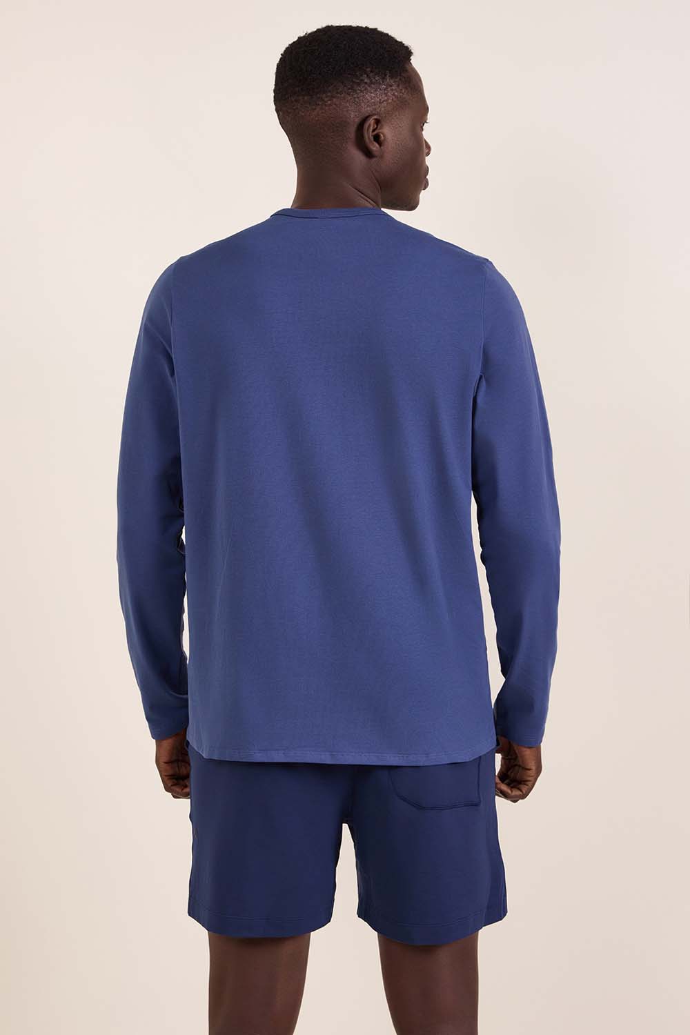 תמונת דוגמן אחורית של Organic Cotton Classic Fit Long Sleeve Shirt