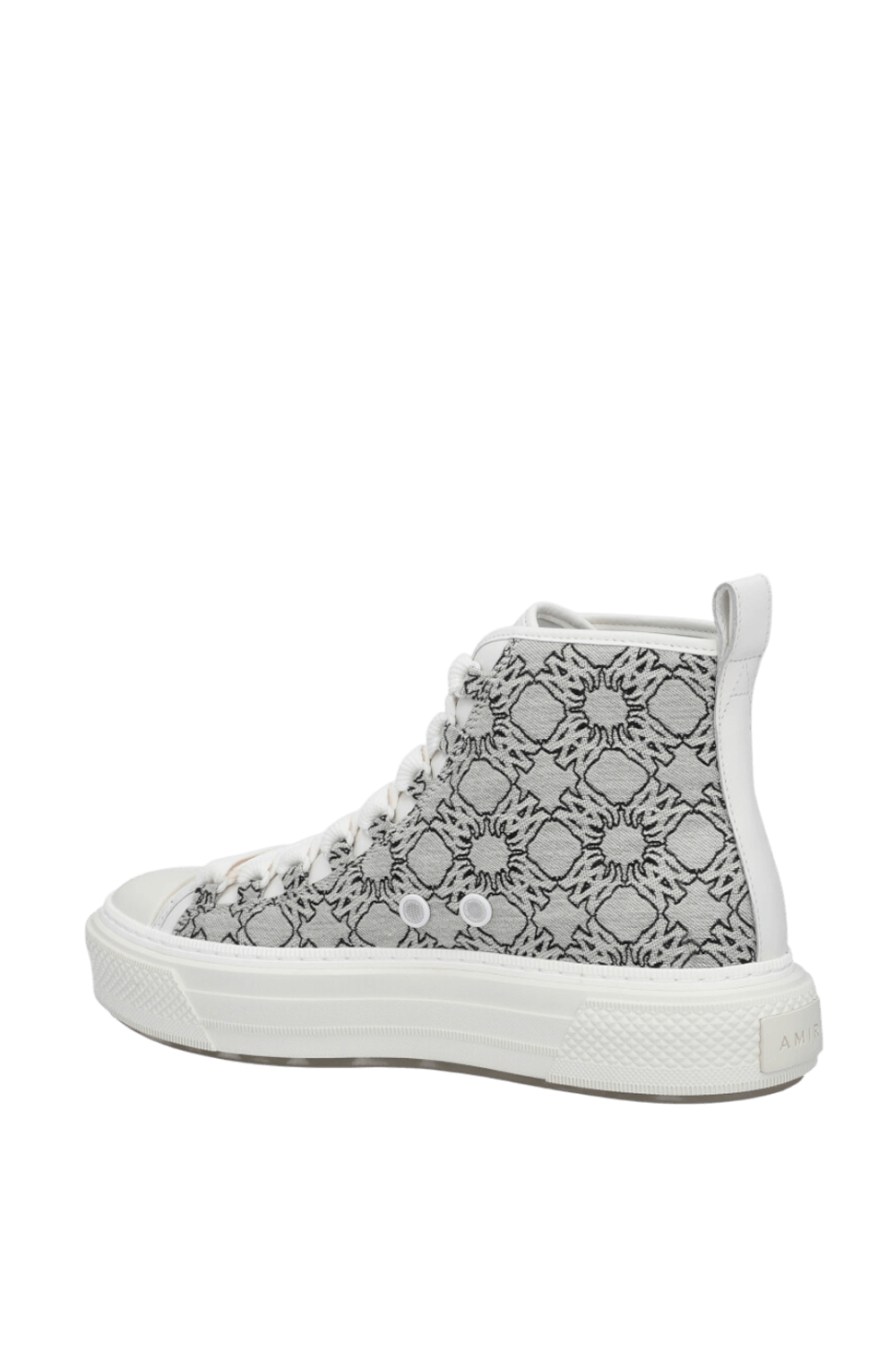 תמונה אחורית של נעלי סניקרס