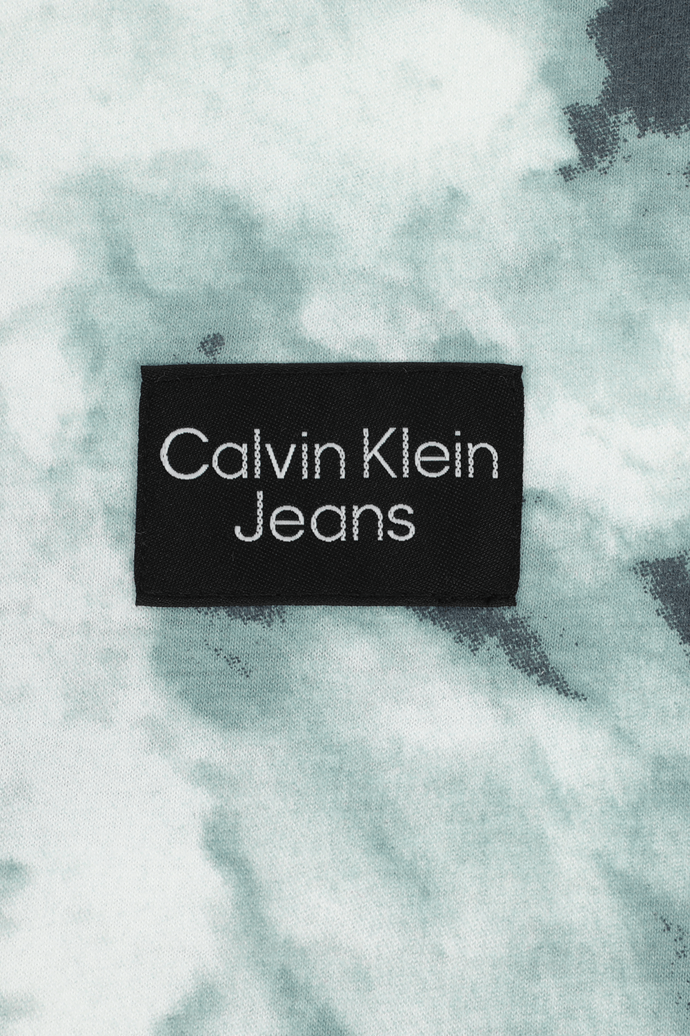 גילאי 4-16 חולצת לוגו טי עם הדפס טאי-דאי CALVIN KLEIN