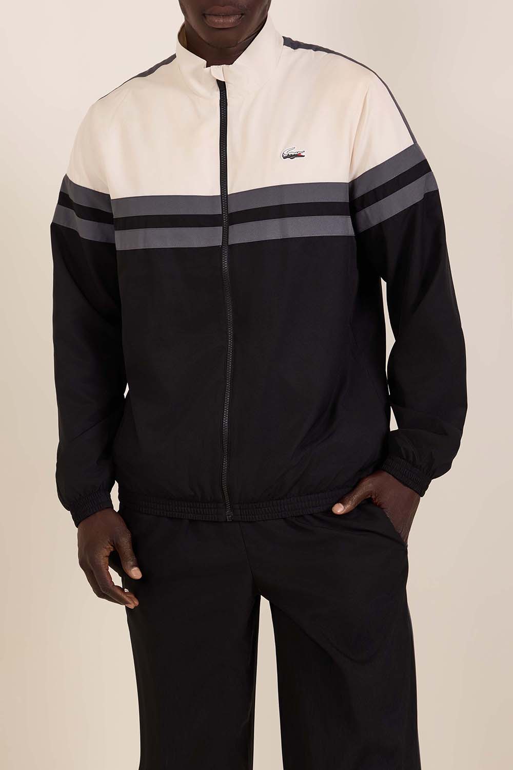 תמונת דוגמן קידמית של חליפת ג'וג