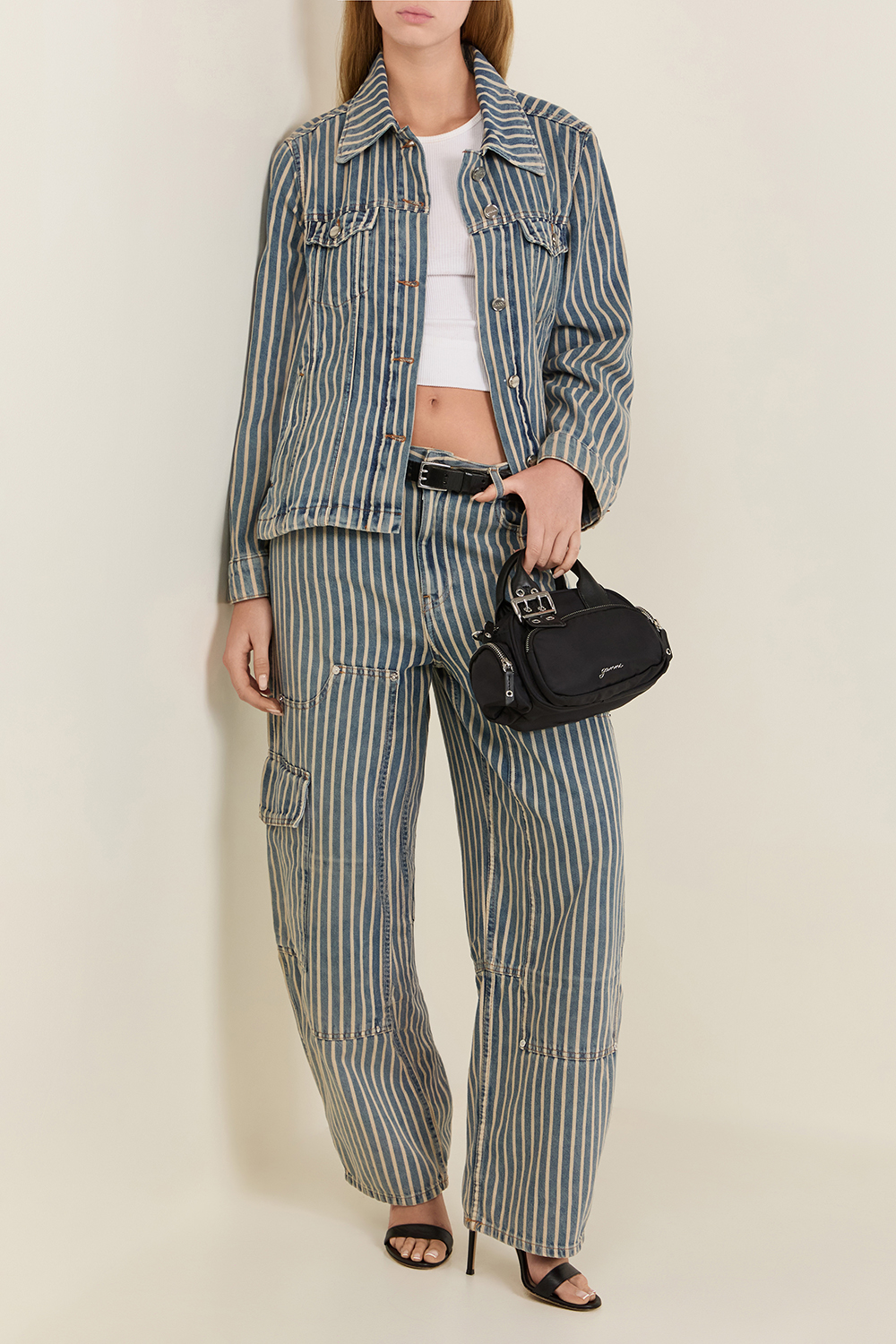 תמונת דוגמן קידמית של תיק נשיאה מיני