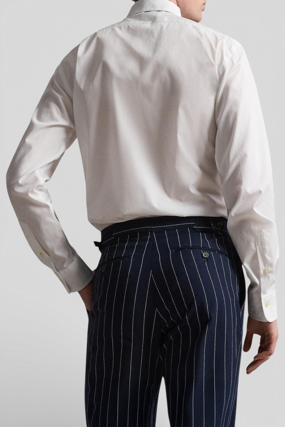 תמונת דוגמן אחורית של חולצת כפתורים