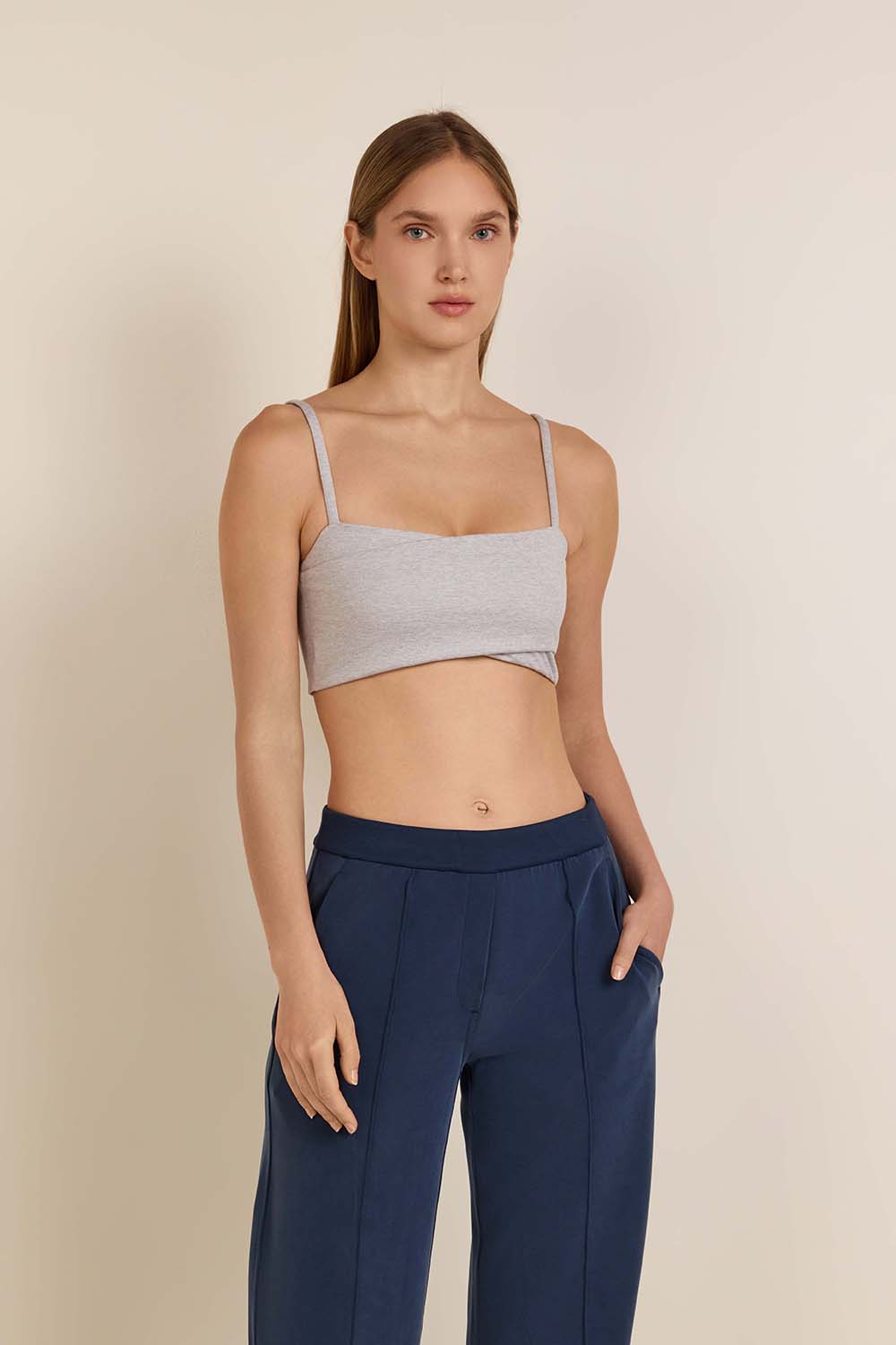 תמונת דוגמן קידמית של Softy Suedey Wrap-Front Bra