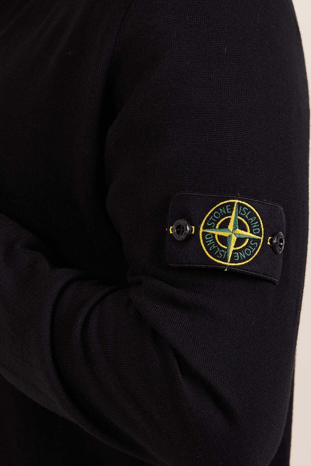 תמונת תקריב דוגמן של סווטשירט