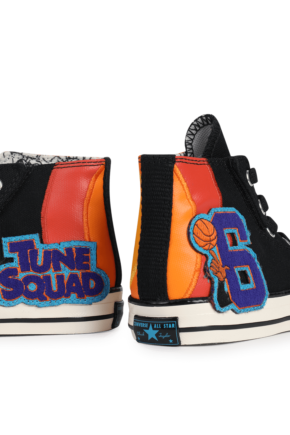 תמונת תקריב של מידות 21-26 קונברס X ספייס ג'אם סניקרס מדגם צ'אק 70