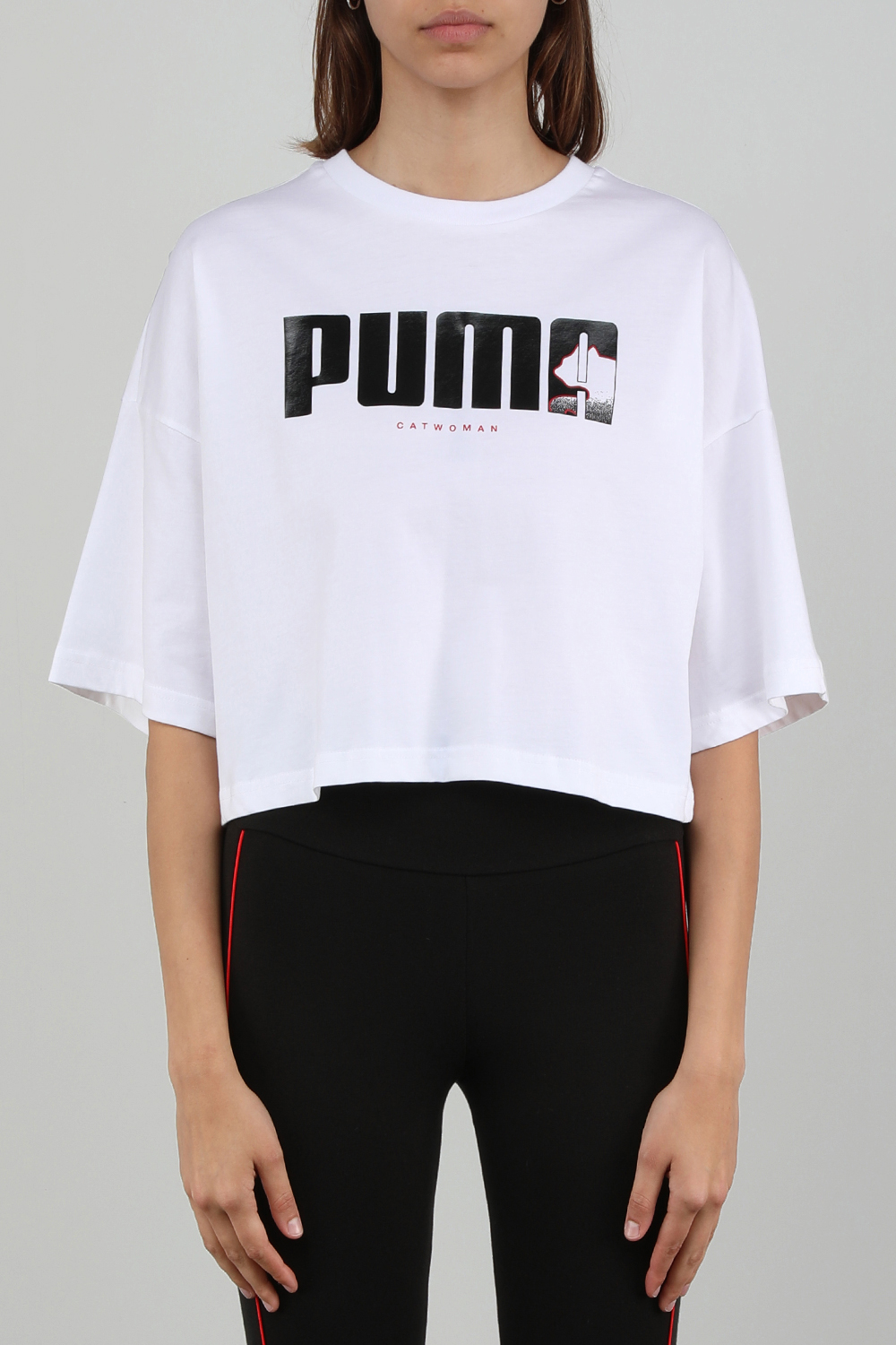 תמונת דוגמן קידמית של פומה X באטמן חולצת טי לבנה