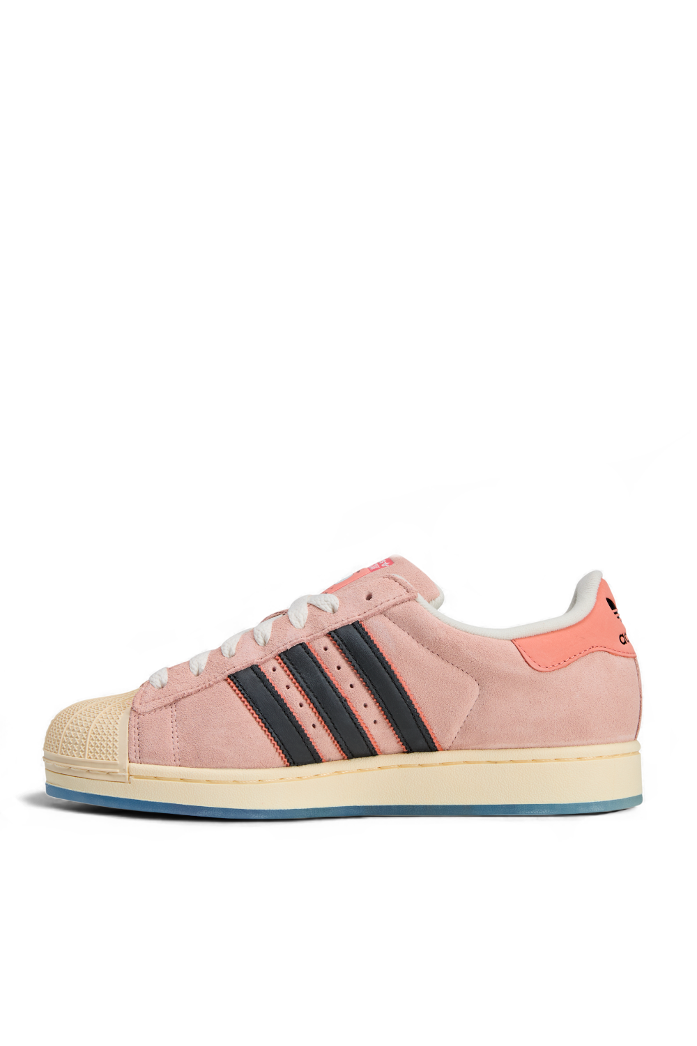 תמונה אחורית של נעלי סניקרס