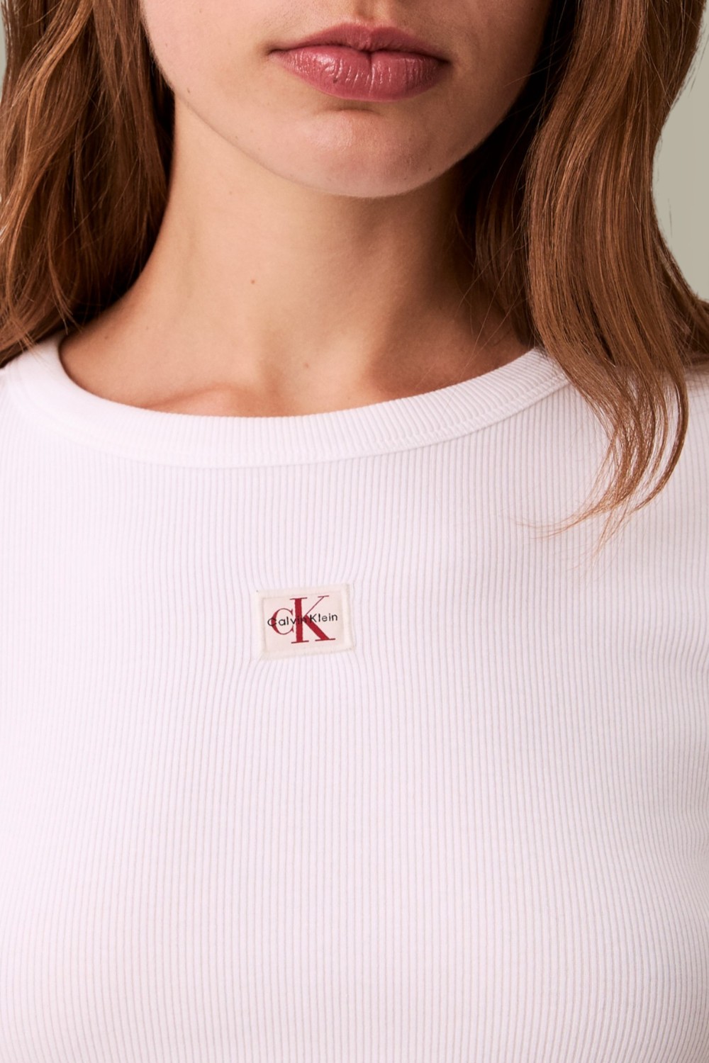 תמונת תקריב דוגמן של חולצת טי שרוול ארוך