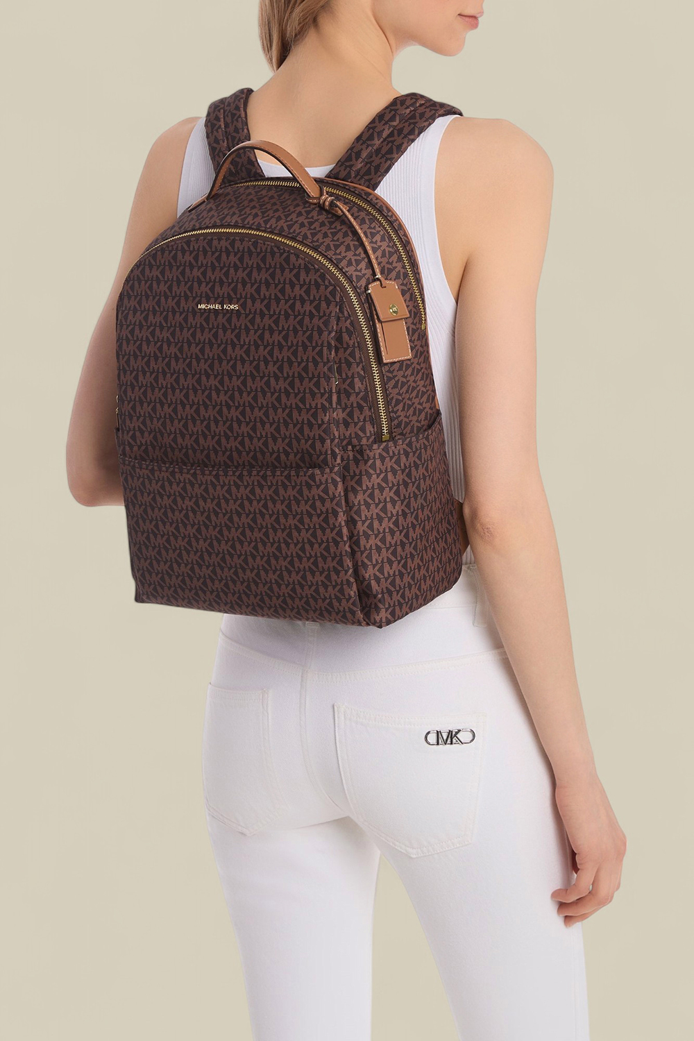 תמונת דוגמן קידמית של תיק גב