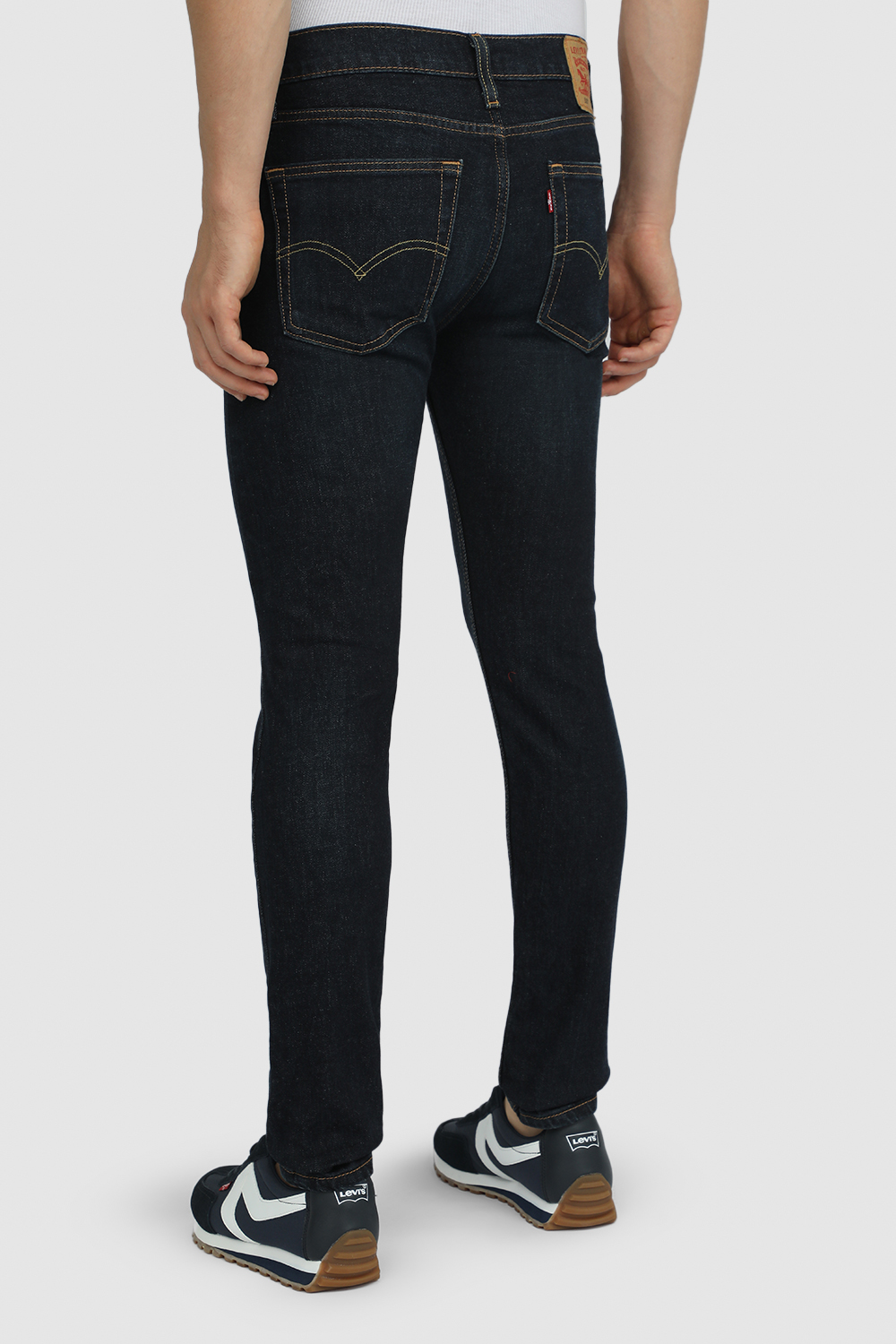 תמונת דוגמן אחורית של מכנס ג`ינס 510