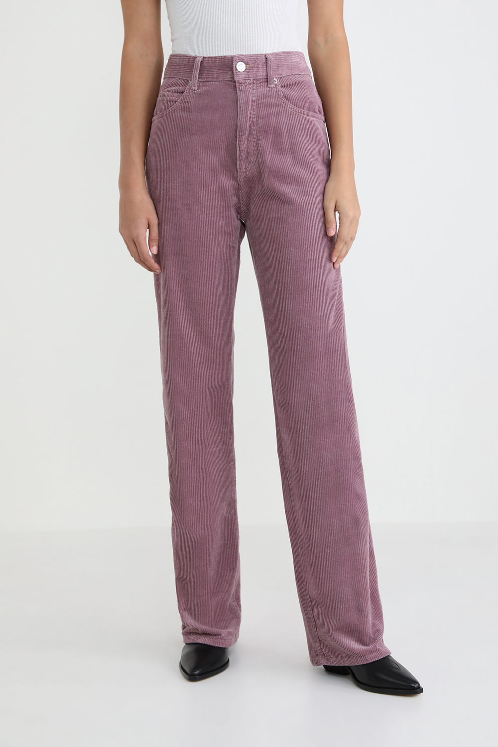 תמונת דוגמן קידמית של מכנסי קורדרוי
