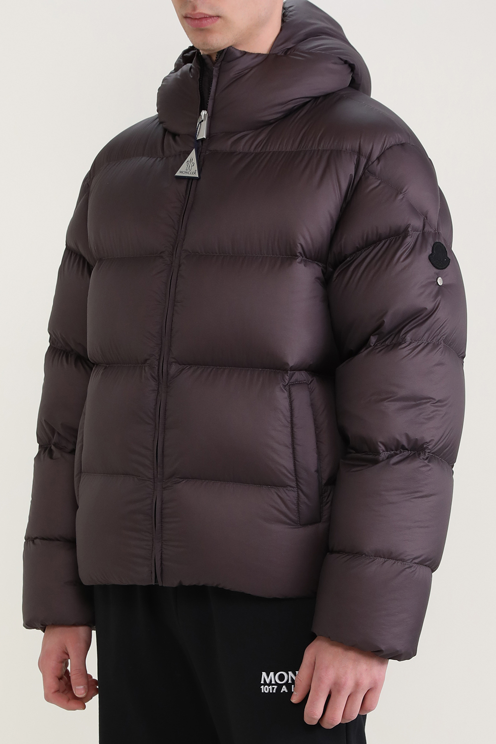 תמונת דוגמן קידמית של מונקלר X אליקס מעיל קווילט אפודי