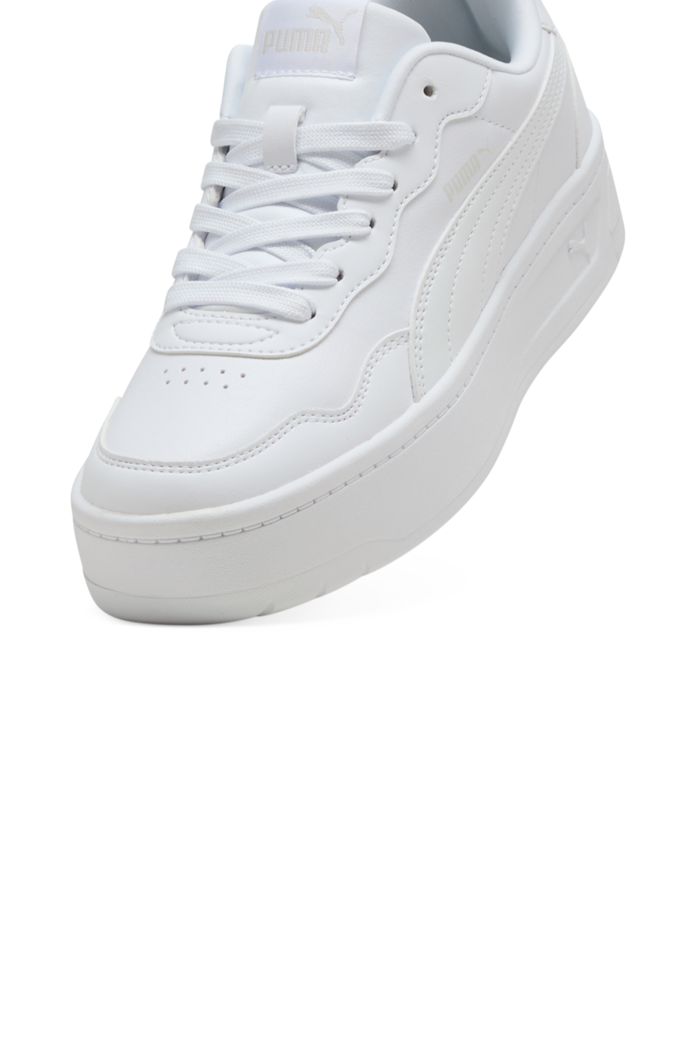 תמונת פנים של נעלי סניקרס