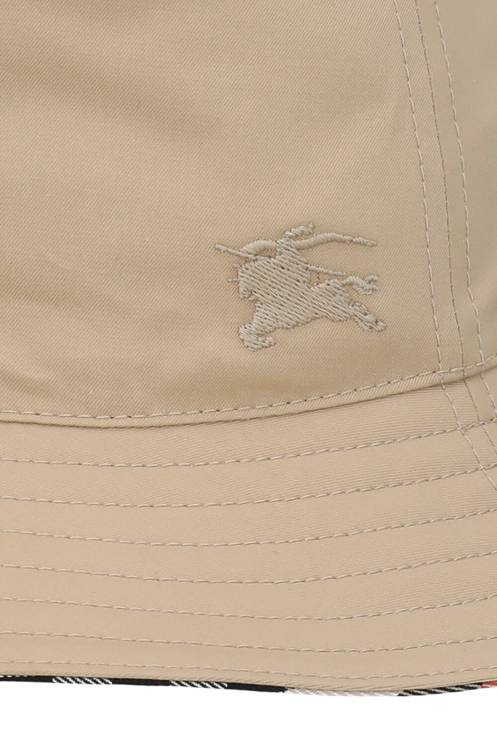 תמונת תקריב של כובע באקט