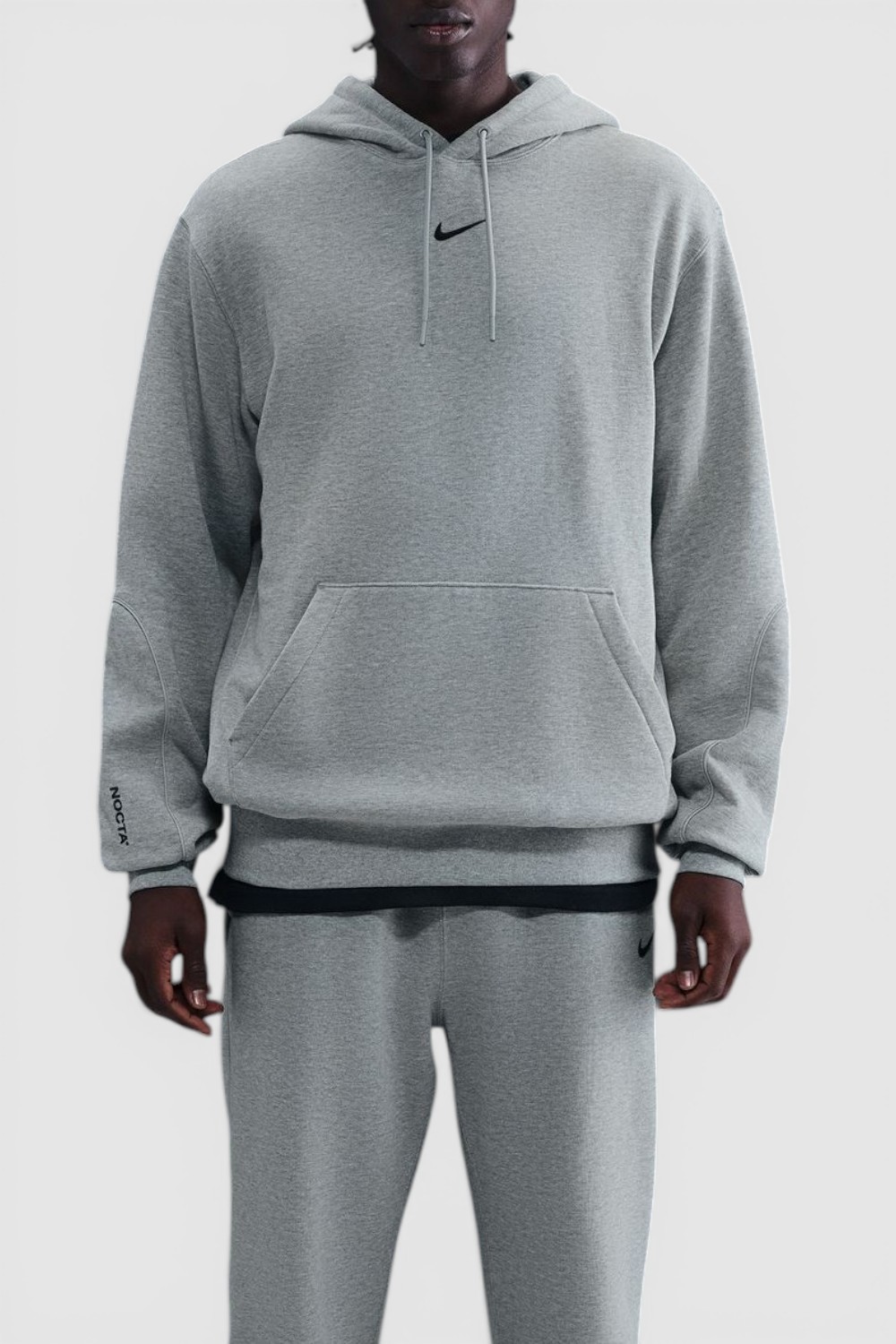 תמונת דוגמן קידמית של סווטשירט נייקי X נוקטה