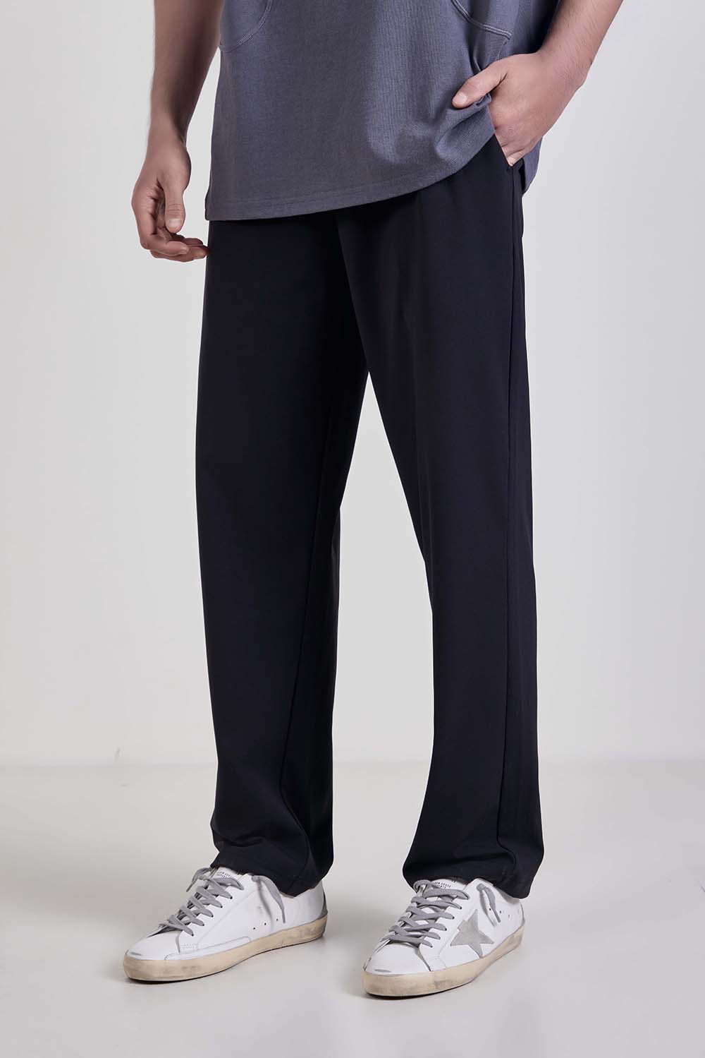 תמונת דוגמן קידמית של Men's Daydrift Classic-Fit Trouser Regular