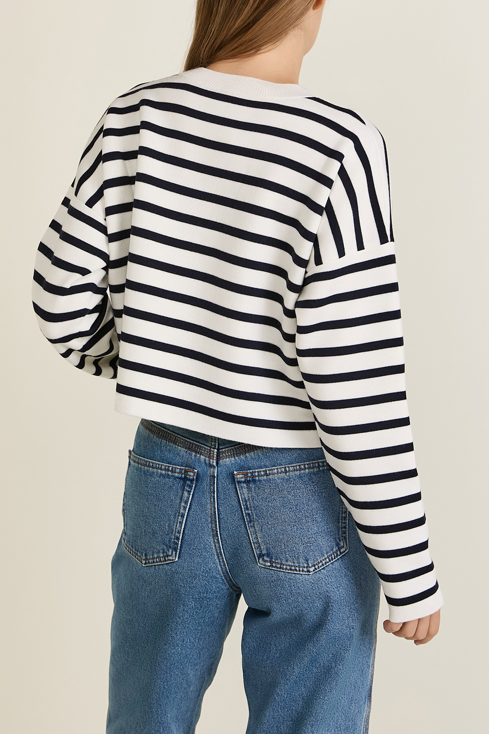 תמונת דוגמן אחורית של סריג צמר