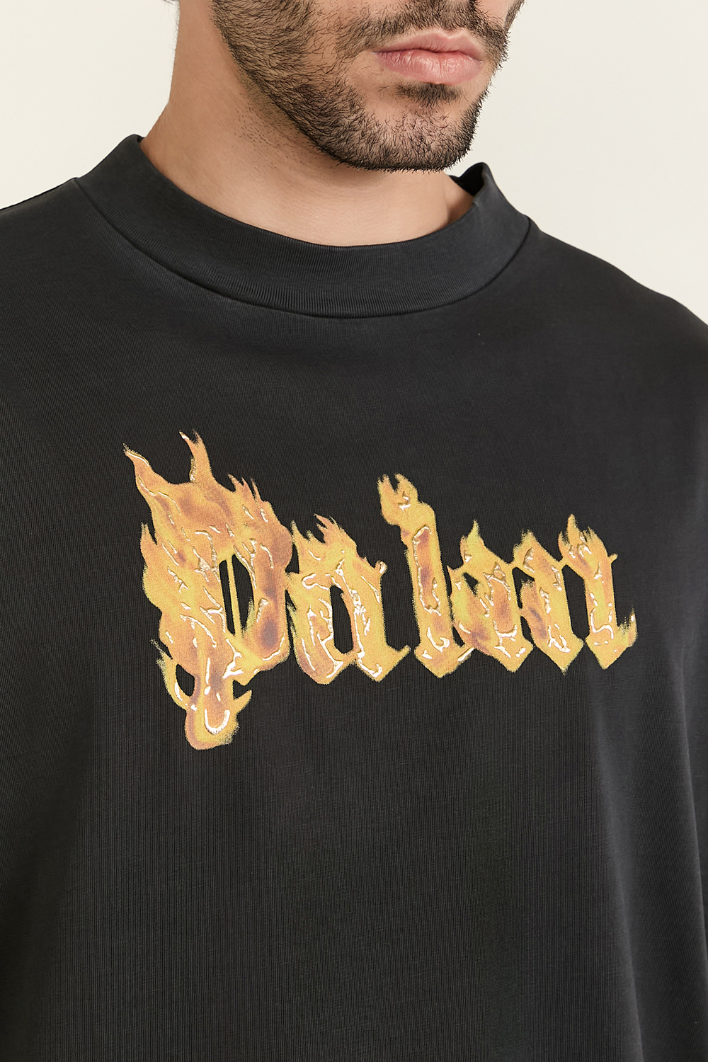 תמונת תקריב דוגמן של חולצת טי