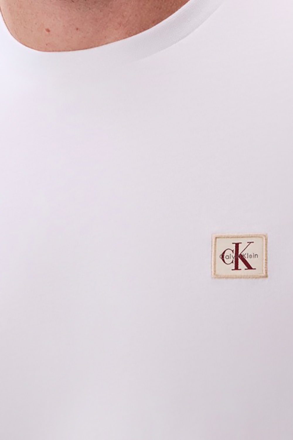 תמונת תקריב דוגמן של חולצת טי