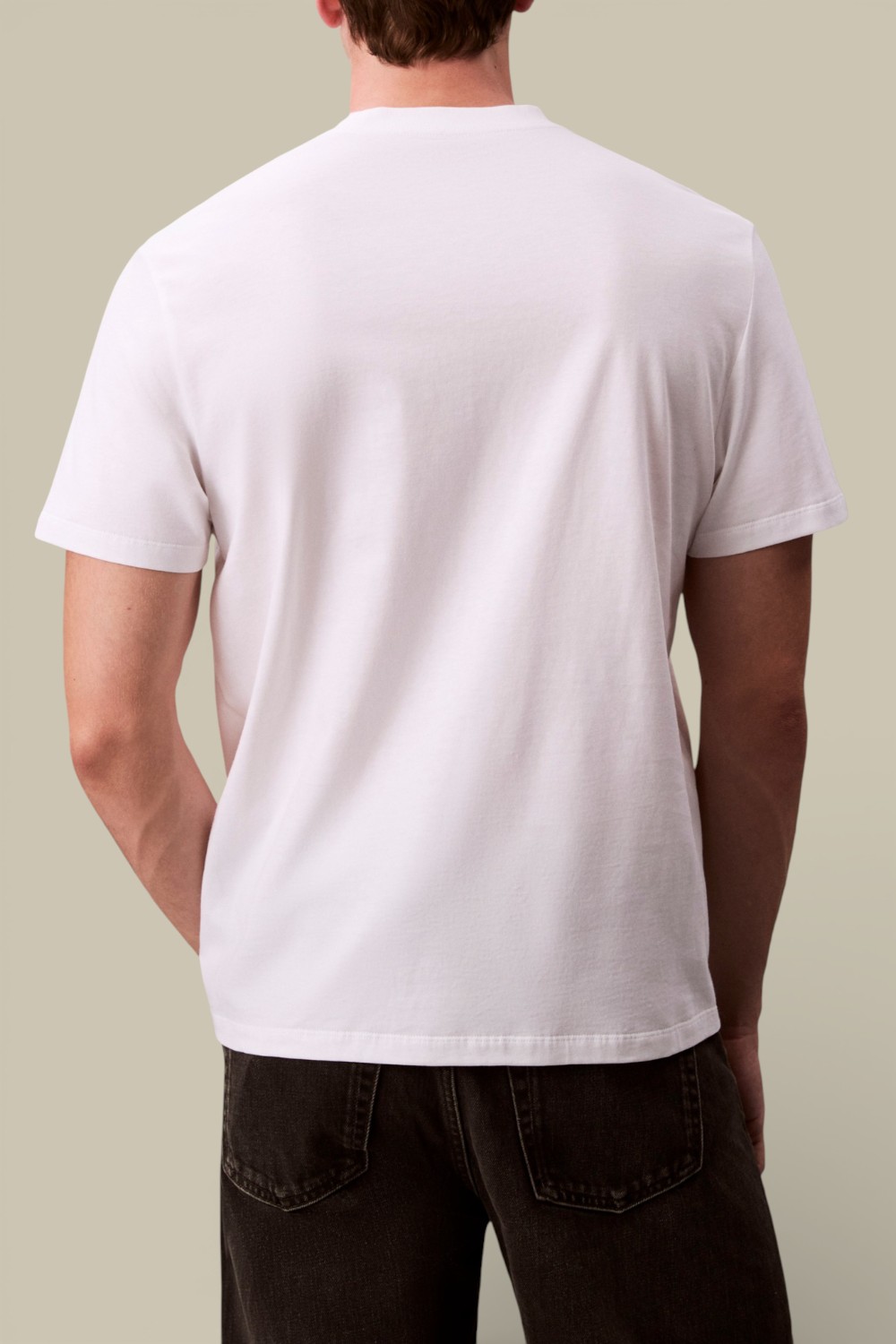 תמונת דוגמן אחורית של חולצת טי