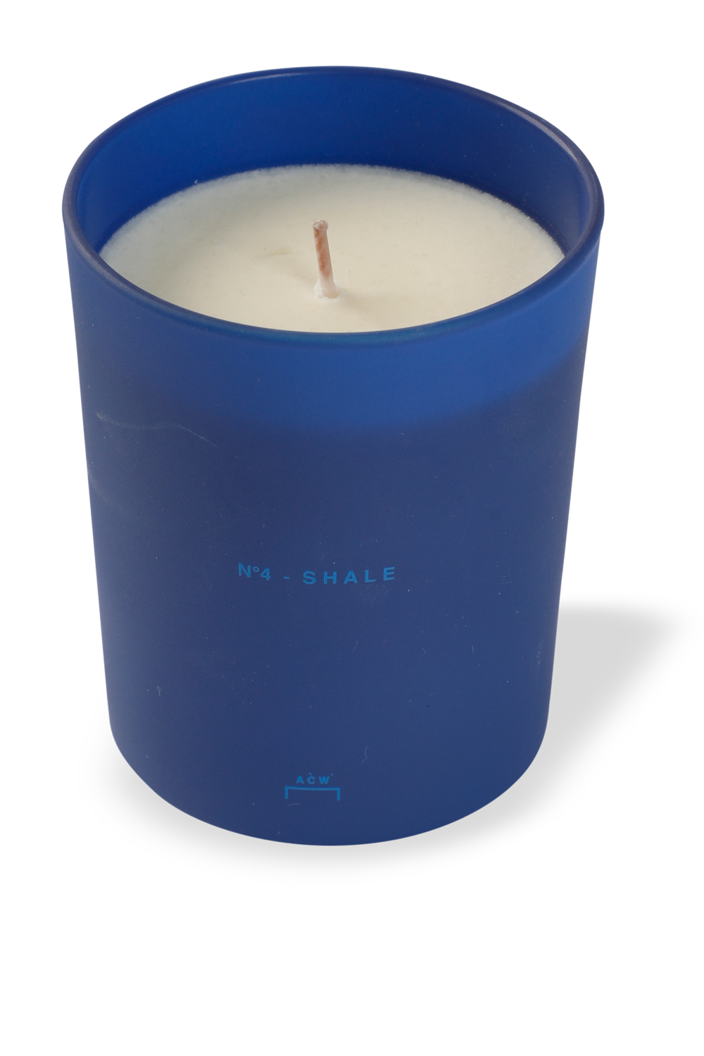 תמונה קידמית של נר שעווה בניחוח סיגליות מספר 4