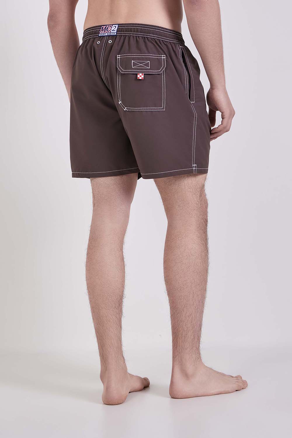 תמונת דוגמן אחורית של מכנסי בגד ים