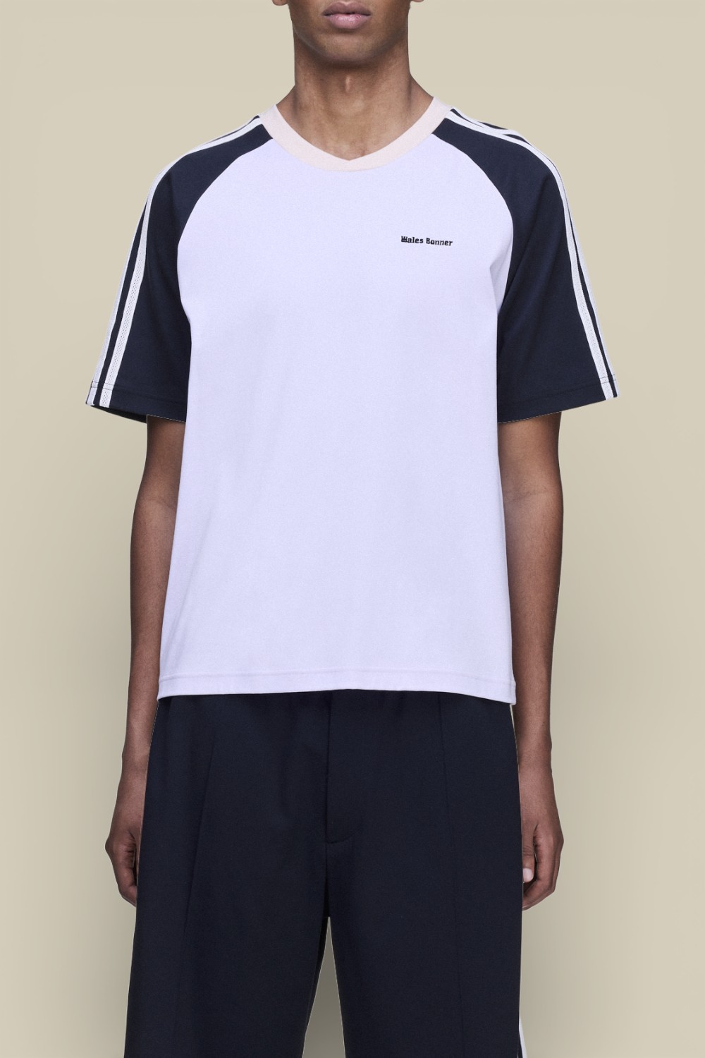 תמונת דוגמן קידמית של חולצת טי