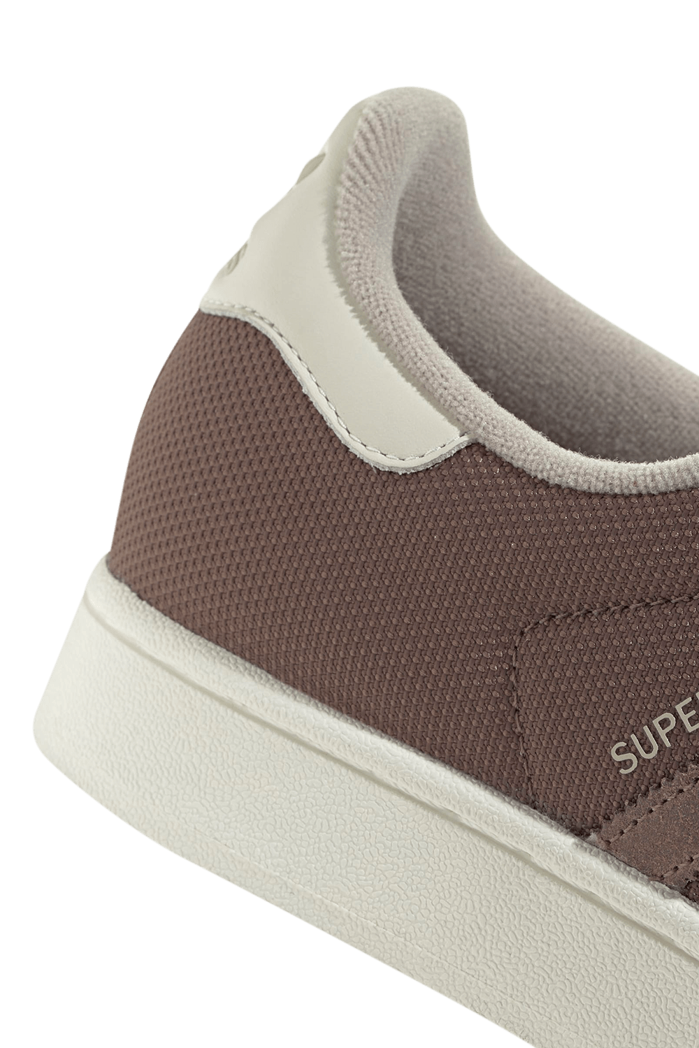 תמונת פנים של נעלי סניקרס סופרסטאר