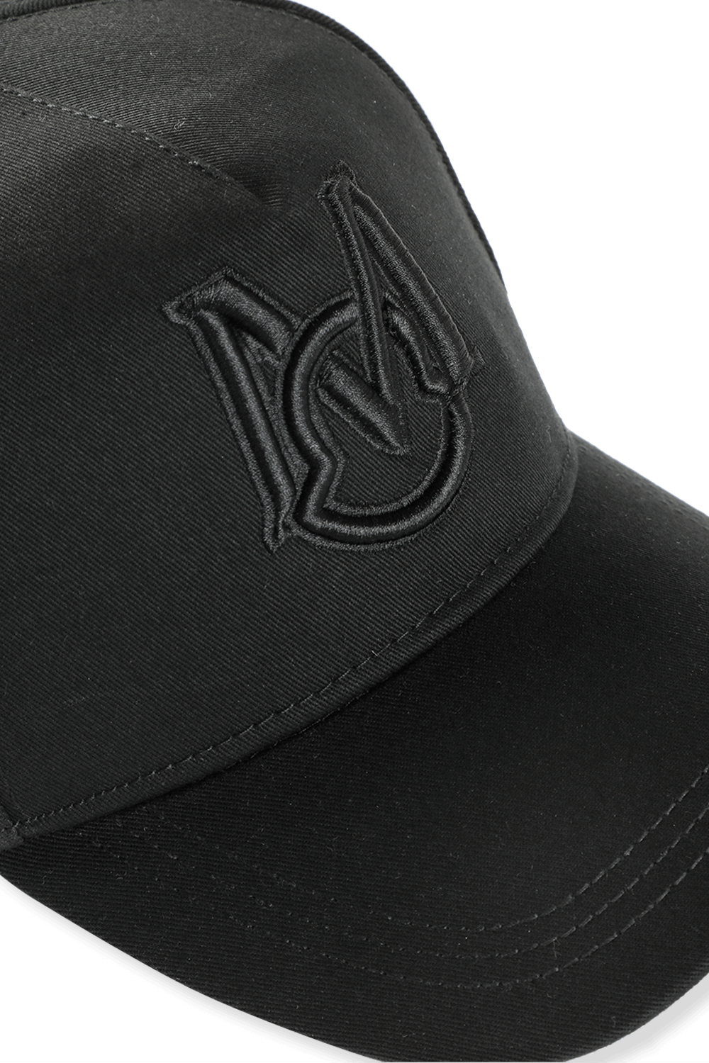 תמונת תקריב של Baseball Hat in Black