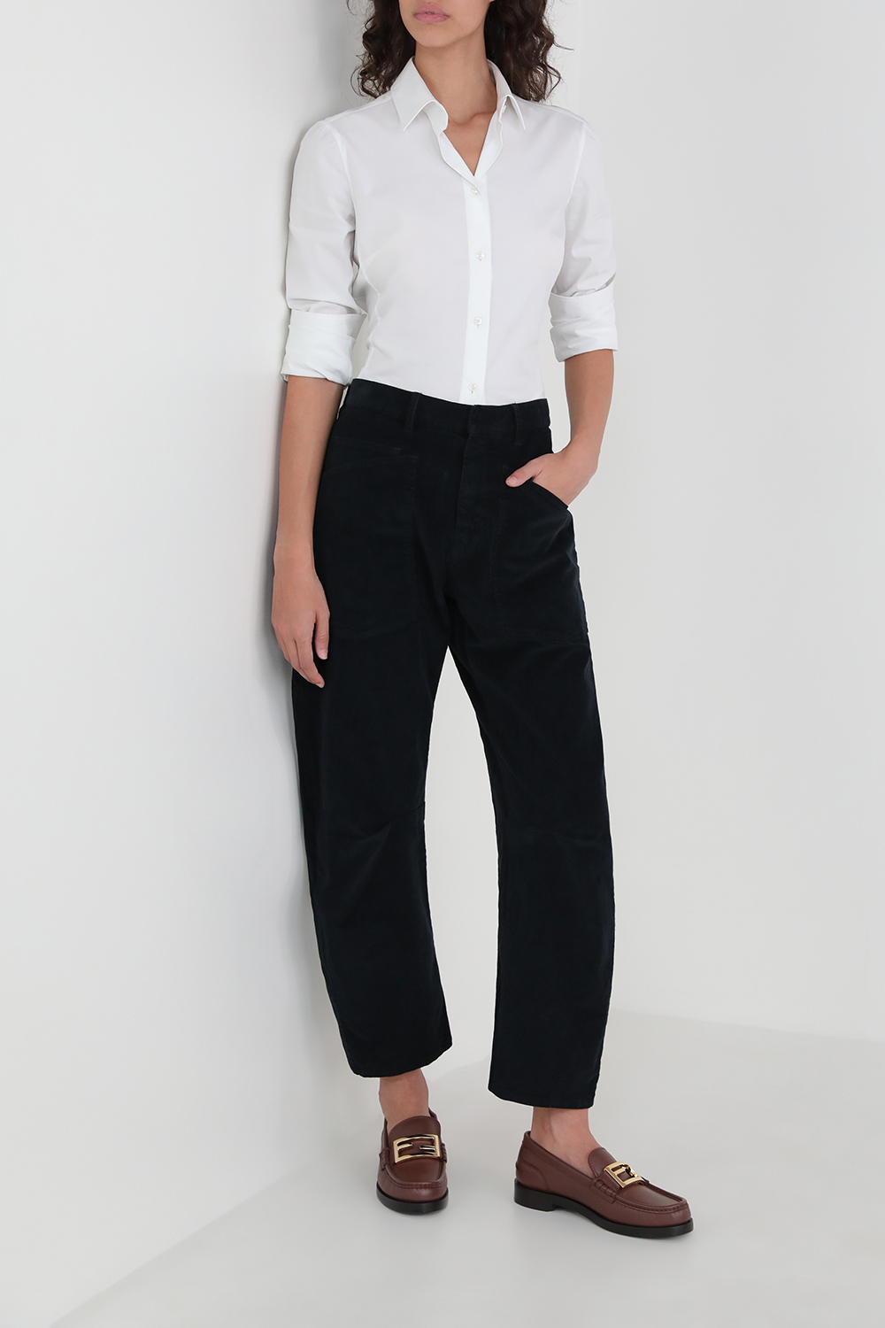 תמונת דוגמן קידמית של נעלי מוקסינים