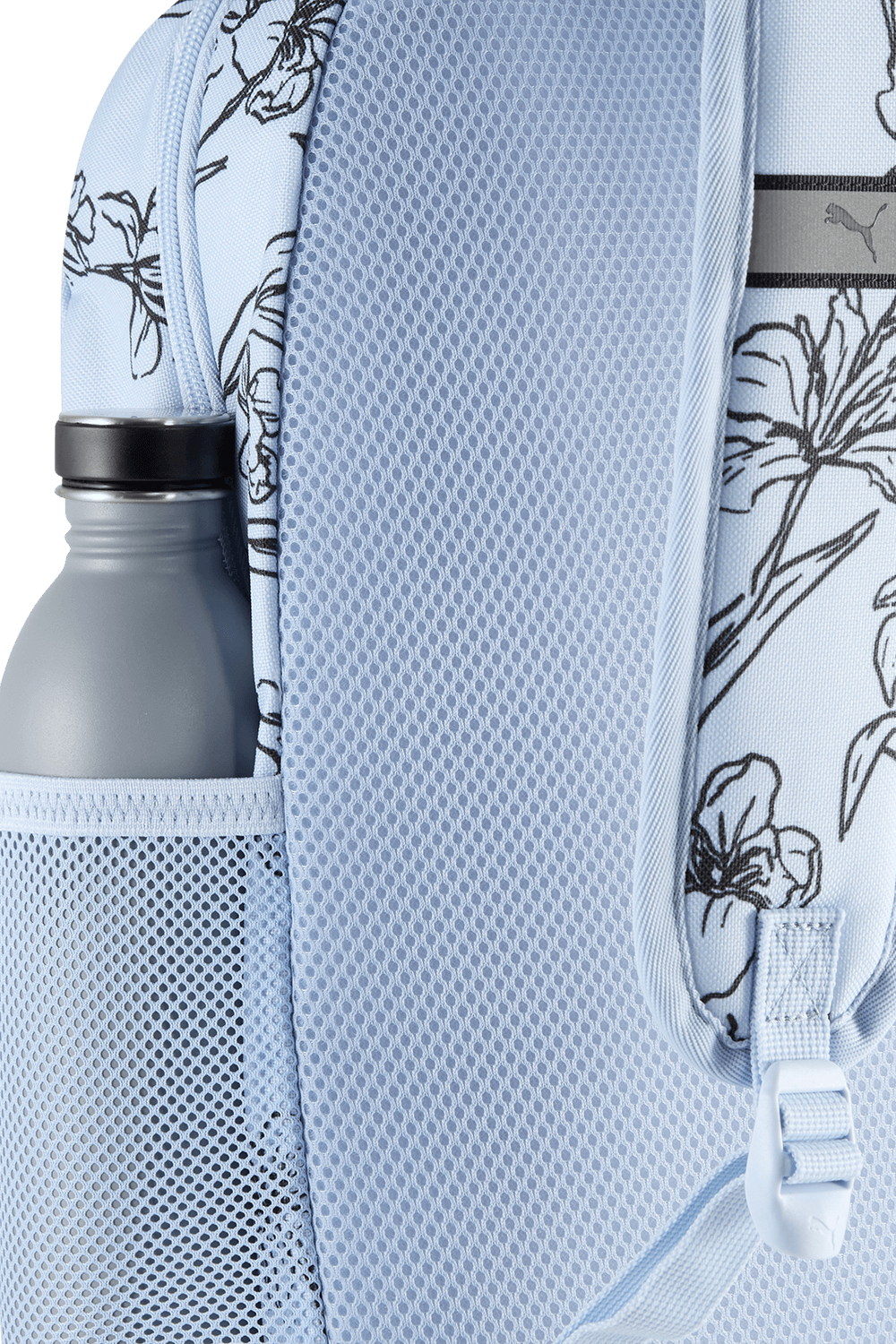 תמונת תקריב של סט תיק גב וקלמר