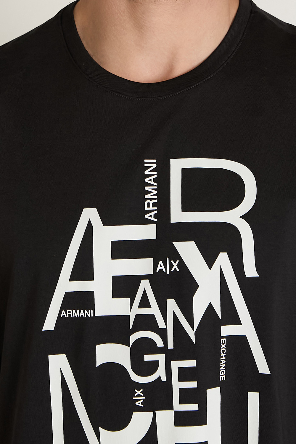 תמונת תקריב דוגמן של חולצת טי