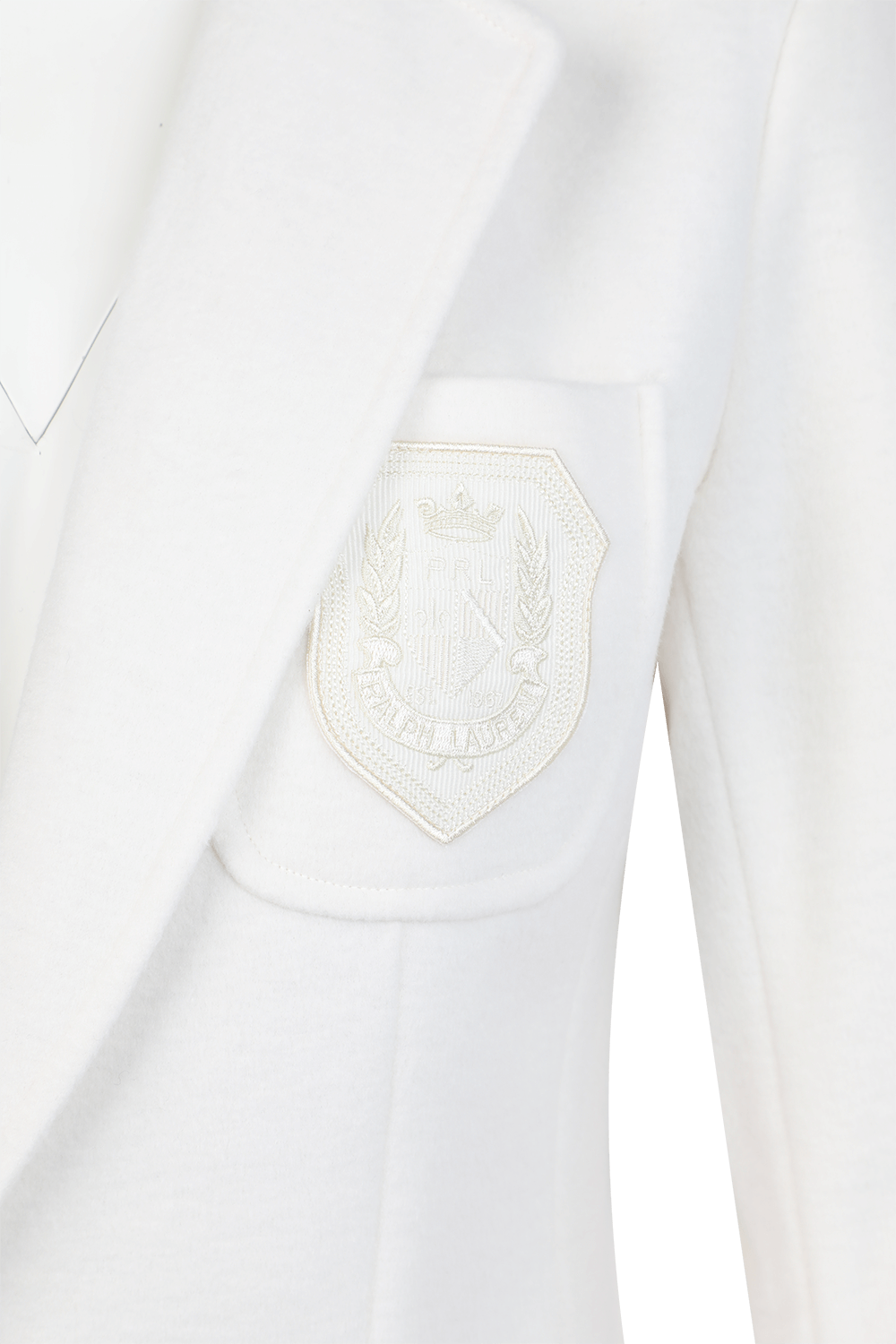 תמונה אחורית של בלייזר מחויט בגוון לבן