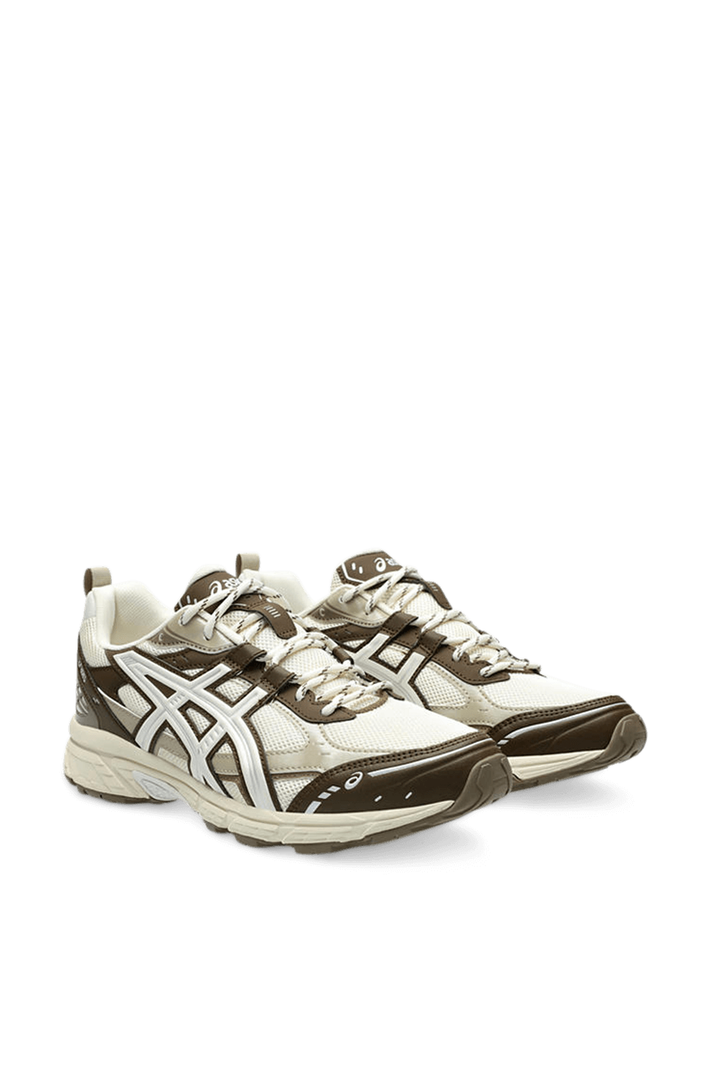 תמונת פנים של נעלי סניקרס גל נונוביקי