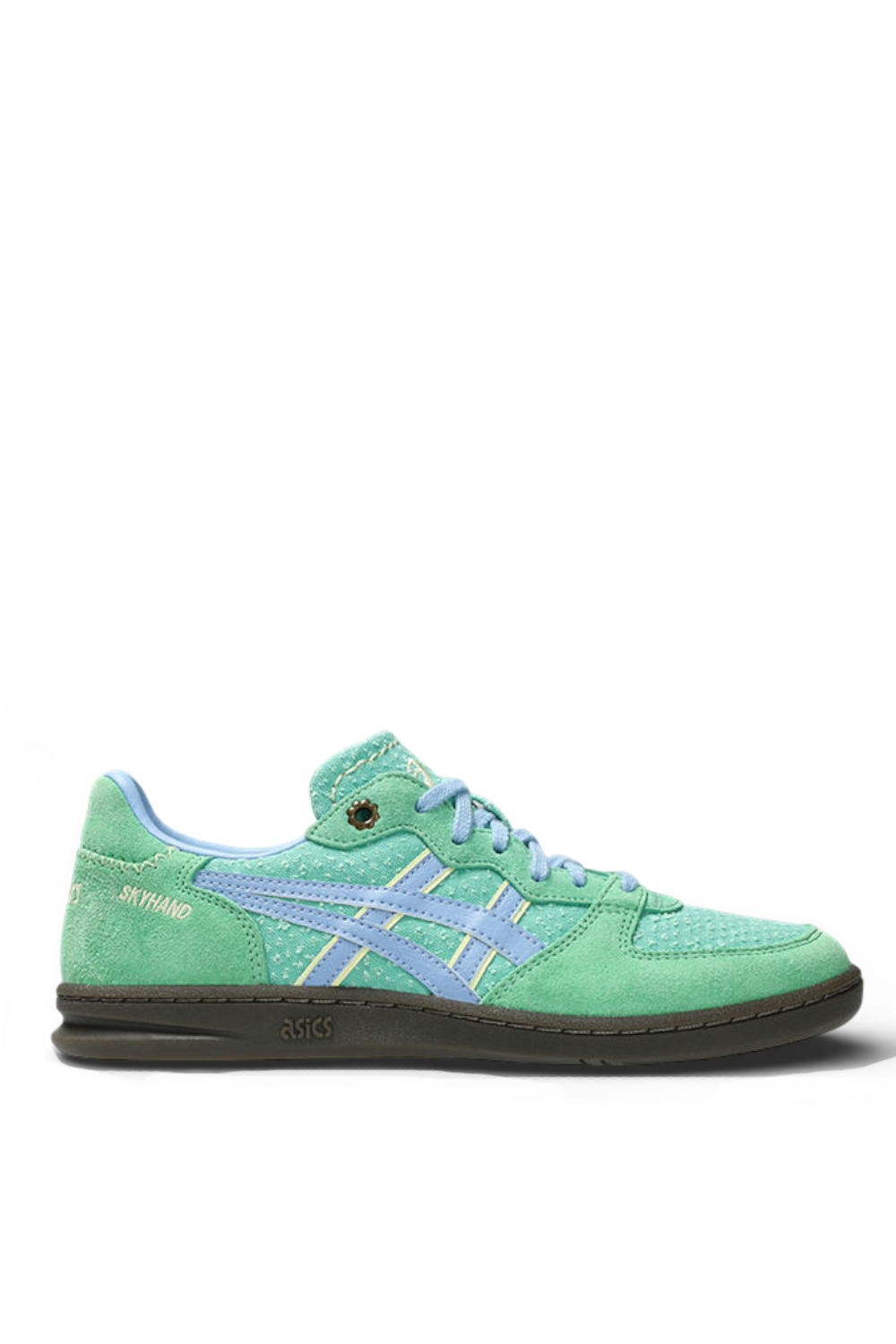 תמונה קידמית של נעלי סניקרס סקייהנד