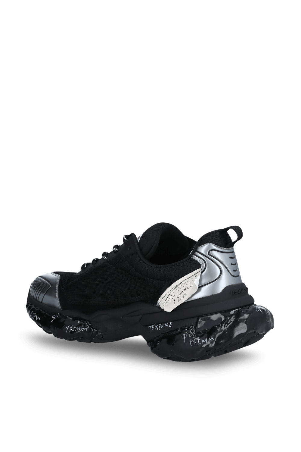 תמונה אחורית של נעלי סניקרס פאסטר