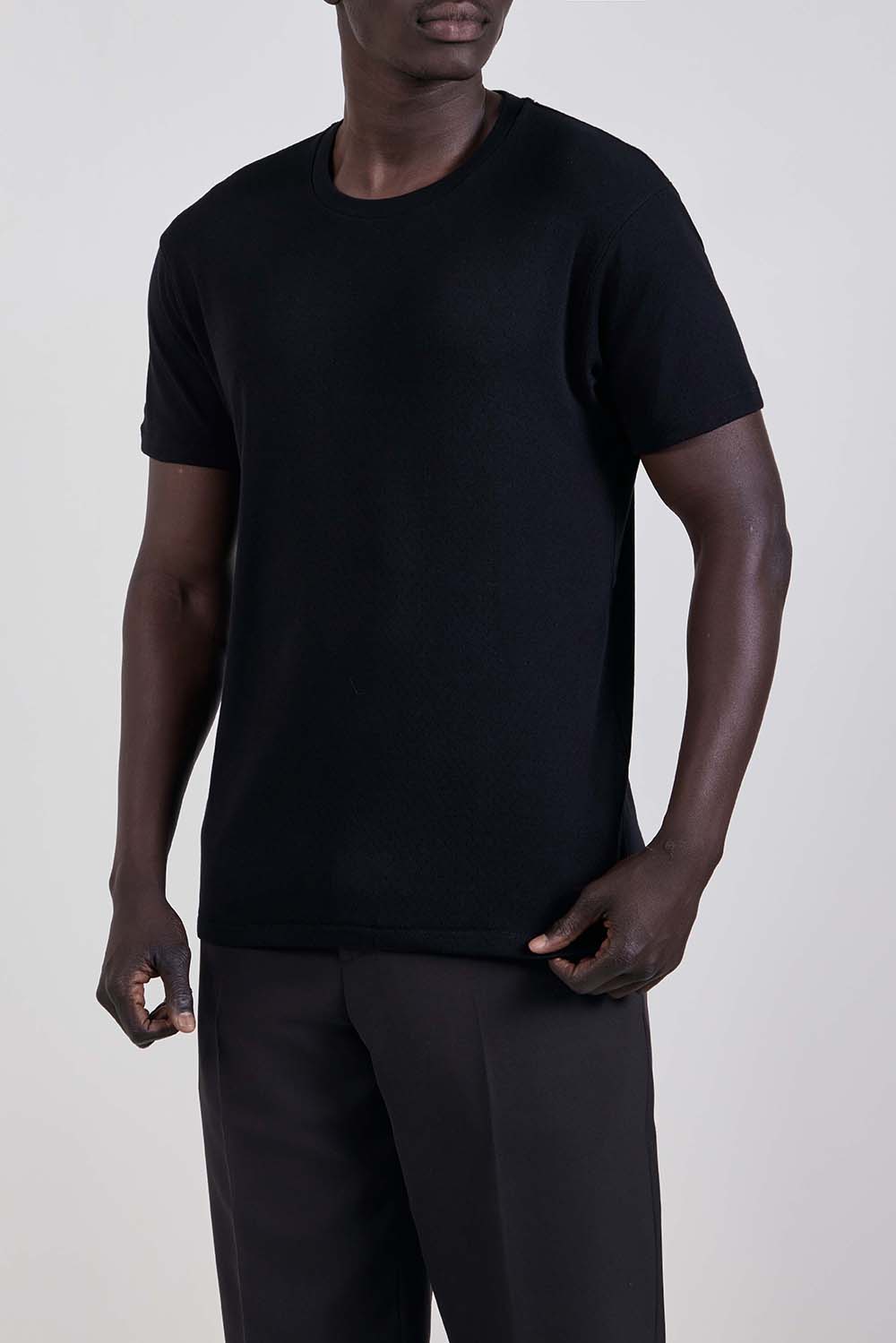 תמונת דוגמן קידמית של חולצת טי