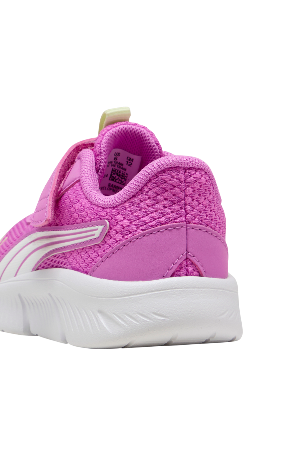 נעלי סניקרס פלקס פוקוס