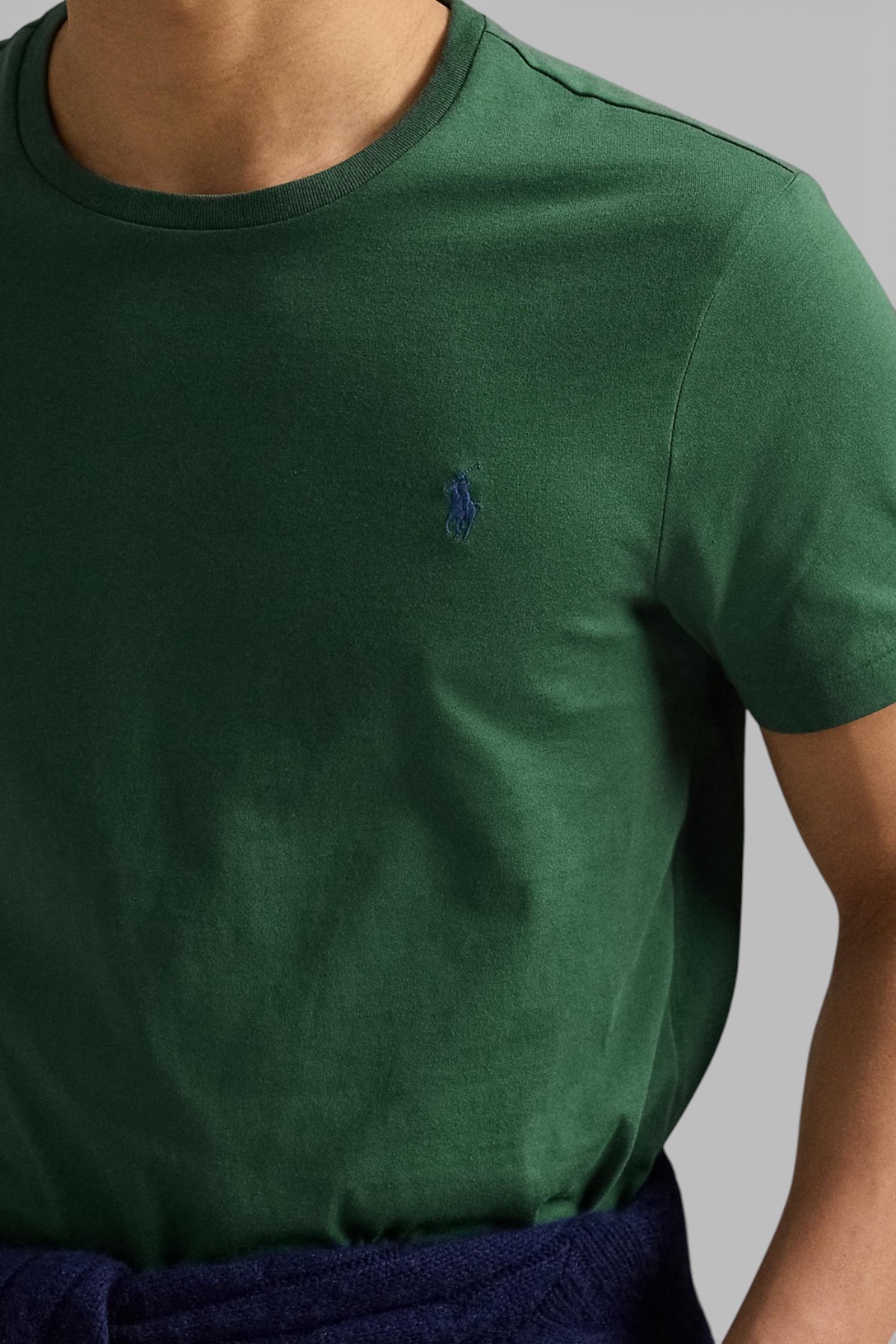 תמונת תקריב דוגמן של חולצת טי