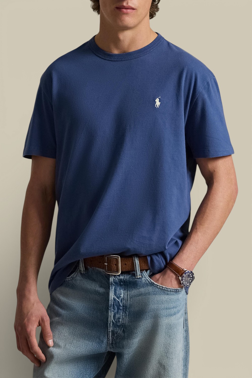 תמונת דוגמן קידמית של חולצת טי