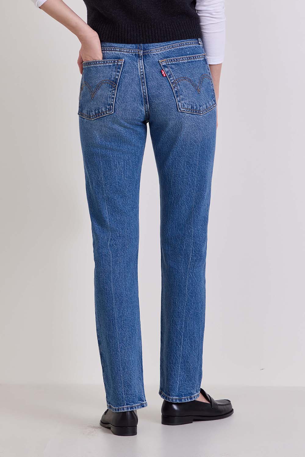 תמונת דוגמן אחורית של מכנסי ג'ינס